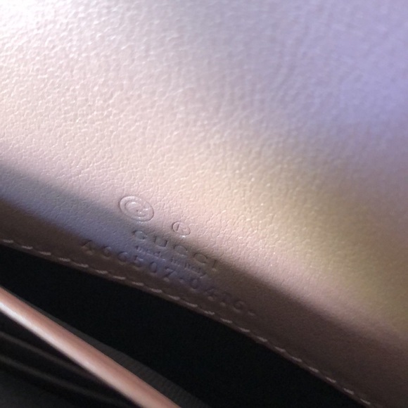 GUCCI Microguccissima Crossbody Wallet π - Picture 8 of 10